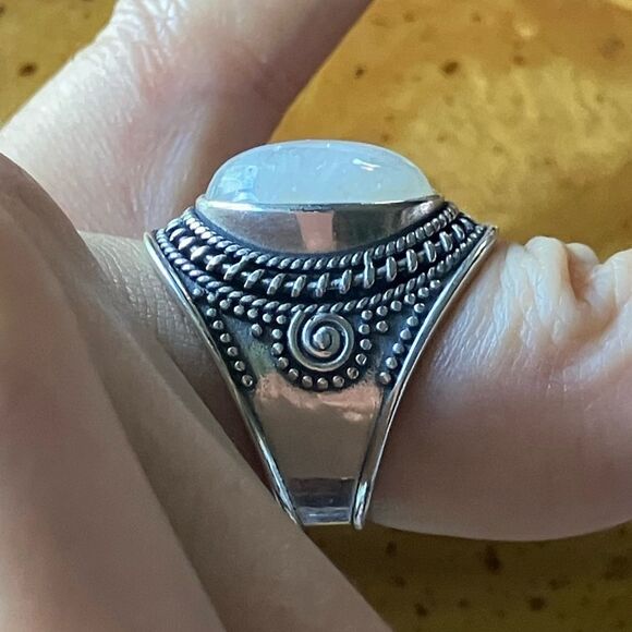 Natural Rainbow Moonstone Sterling Silver Ring Size 6 - Picture 3 of 9